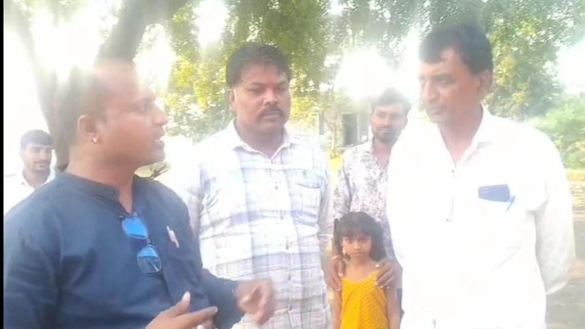 हिंदू बच्चों को नमाज पढ़ना सीखा रहा था सरकारी स्कूल का शिक्षक जबूर अहमद, बन गया पंचनामा
