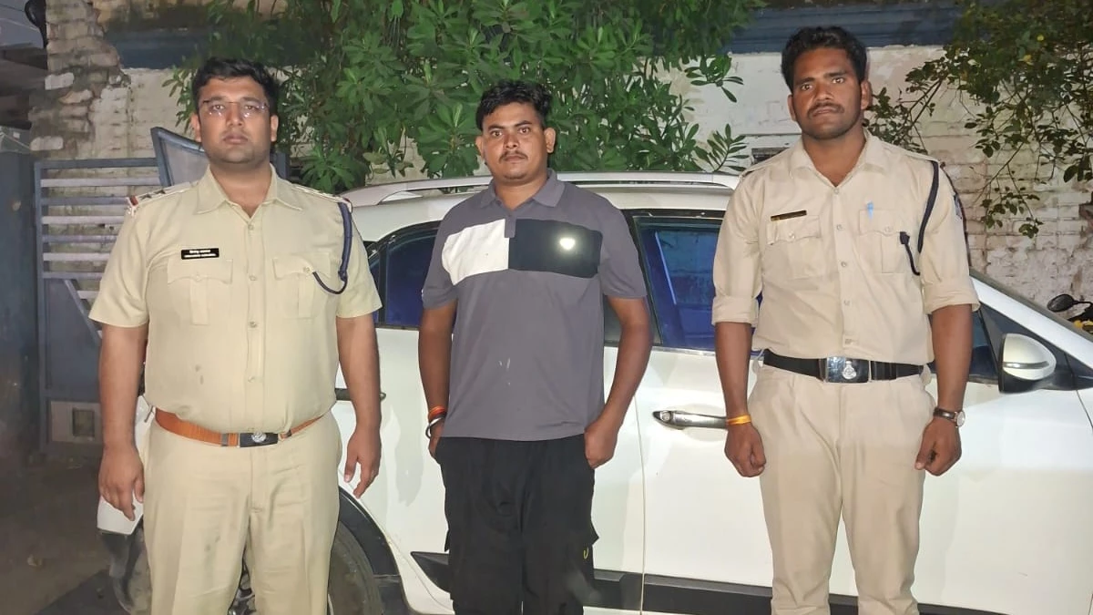 उज्जैन में भाजयुमो उपाध्यक्ष की कार से अवैध शराब जब्त - उपाध्यक्ष बोले दो महीने पहले बेच दी थी कार