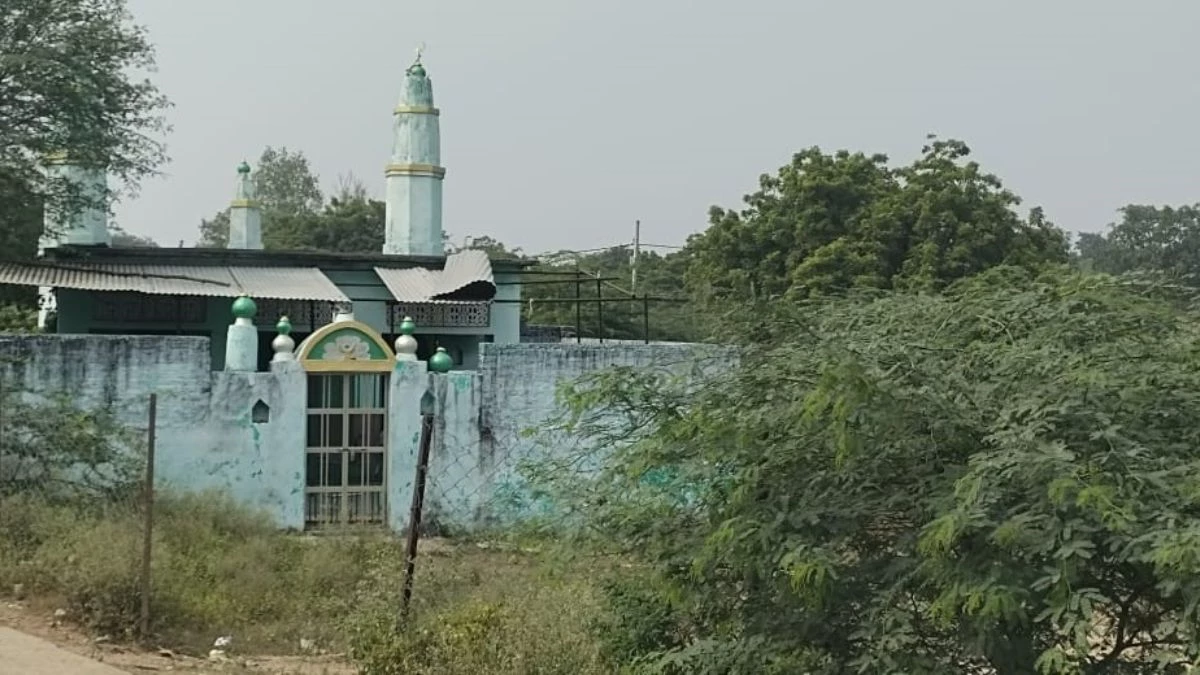 छतरपुर में माहौल बिगाड़ने का प्रयास, मस्जिद में लगाई आग, पुलिस ने छह लोगों पर दर्ज किया मुकदमा