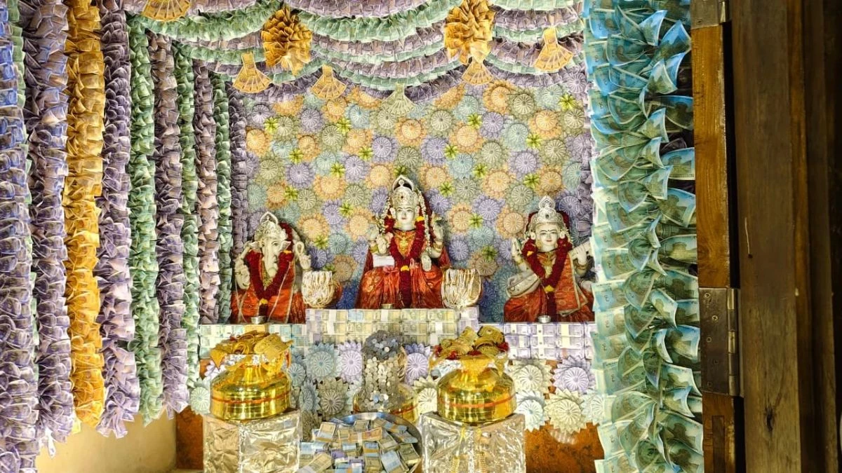 देवास में पांच करोड़ रुपये के नोटों और सोने-चांदी के आभूषणों से सजेगा योगमाया महालक्ष्मी का मंदिर
