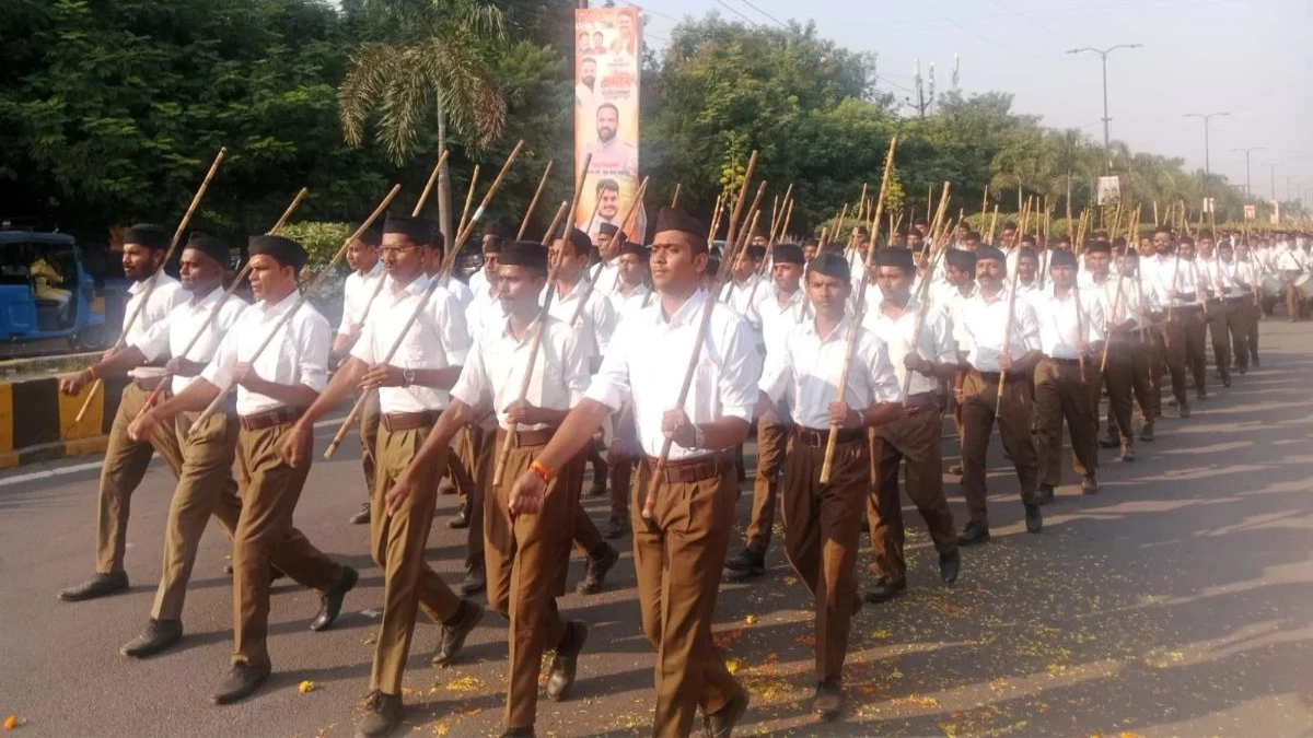 जबलपुर में राष्ट्रीय स्वयंसेवक संघ के 3000 स्वयंसेवकों ने किया पथ संचलन
