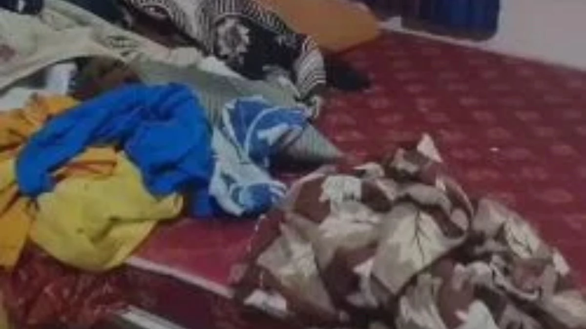 तीर्थ पर गया था किसान परिवार, पीछे से चोरों ने 9 गुल्लकें फोड़ चुराए लाखों रुपये, सोना-चांदी के जेवर भी गायब