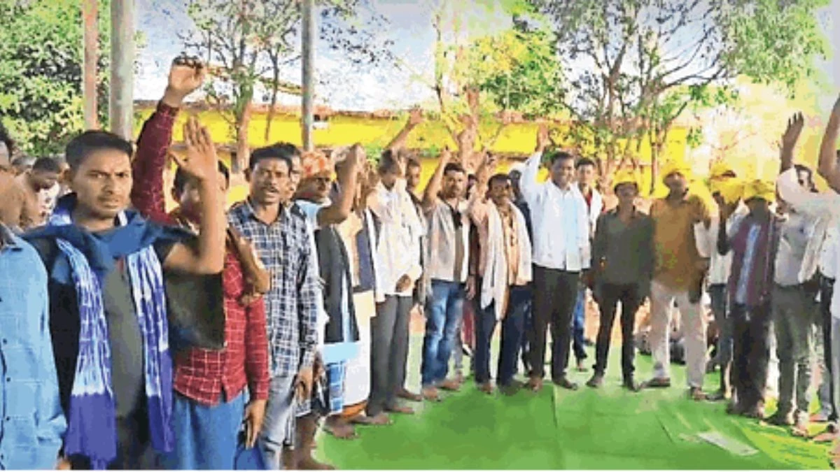 ईसाई धर्म अपना चुके 4 परिवार के 21 लोगों की 'घर वापसी', परंपरागत पूजा और पगड़ी बांधकर किया स्वागत