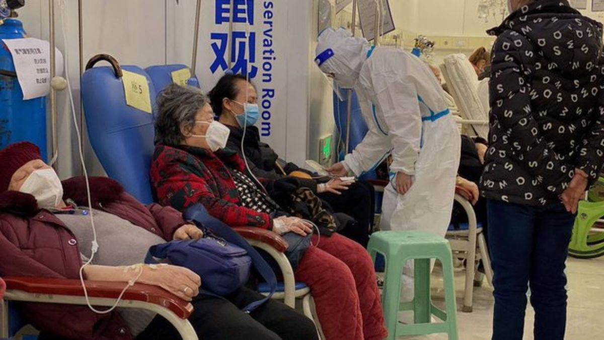 Corona in China: दिसंबर महीने में ही 25 करोड़ लोगों को संक्रमण का अनुमान अस्पतालों में दवाएं-ऑक्सीजन खत्म - Corona in China 250 million people are estimated to be infected in the