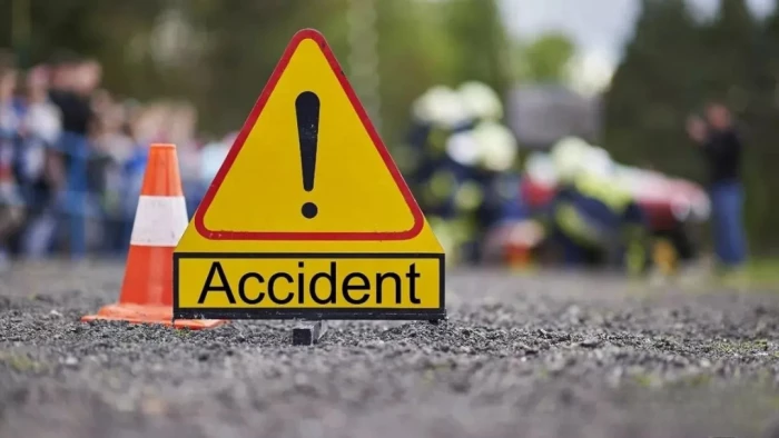 MP Road Accident: रीवा-मनगवां हाईवे पर सड़क हादसा... ट्रक में जा घुसी तेज  रफ्तार बाइक,