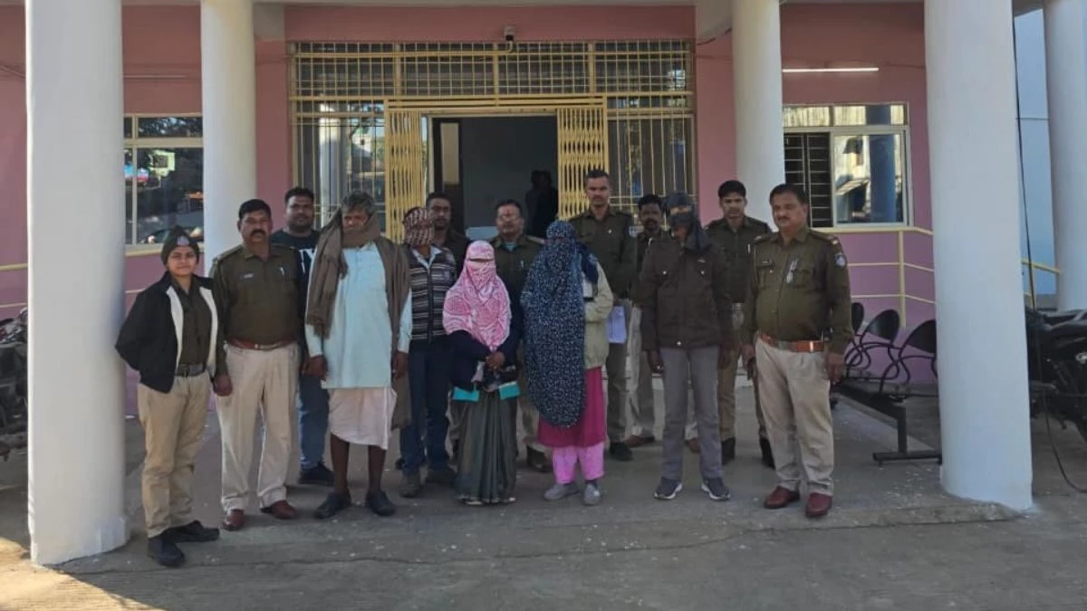 रुपये और नौकरी का लालच देकर पटवारी और सरकारी शिक्षक करा रहे थे मतांतरण, गिरफ्तार