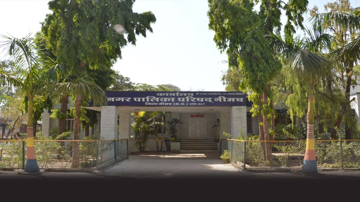 गोद लिए हुए बच्चे की हत्या की आरोपी नगर पालिका कर्मचारी बर्खास्त, कोर्ट ने ठहराया है दोषी