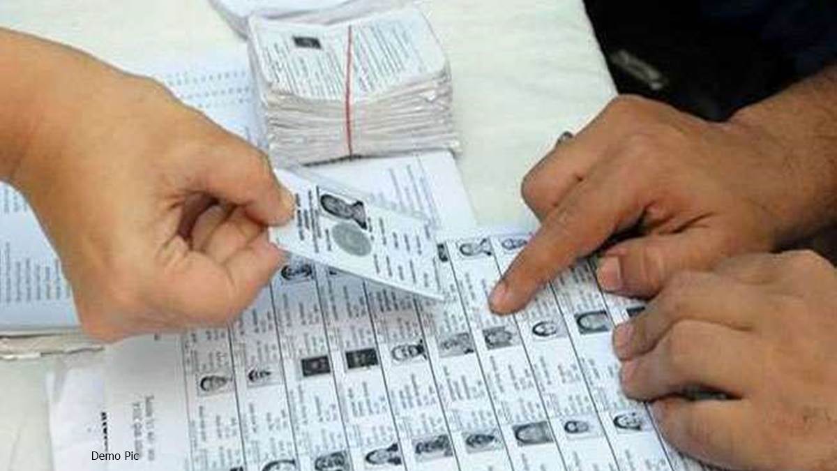 National Voter Day 2023: नए मतदाताओं को चुनाव आयोग का छत्तीसगढ़ी वेलकम किट, चार लाख वोटरों को मिला यह कार्ड