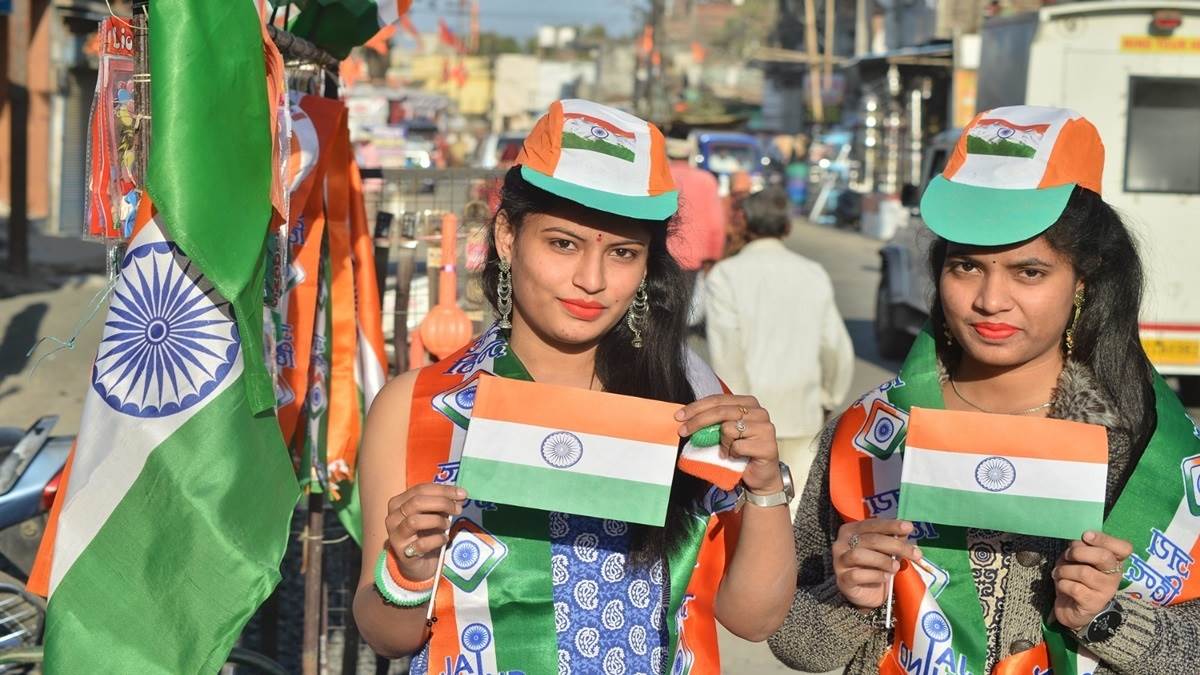 Republic Day 2024: जबलपुर के बाजार में चढ़ा तिरंगे का खुमार, शहरियों ने की थी बुकिंग