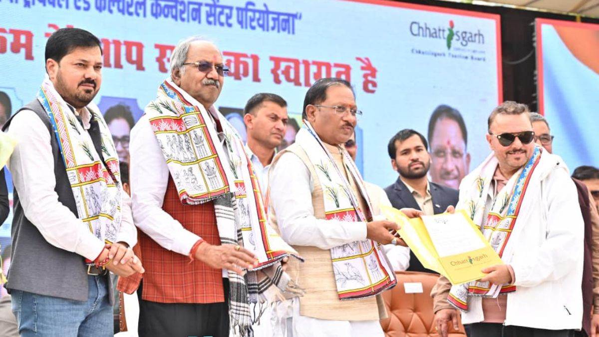 CG के चित्रोत्पला फिल्म सिटी में 'गदर' के निर्माता अनिल शर्मा बनाएंगे अपनी अगली मूवी, मुख्यमंत्री ने रखी आधारशिला