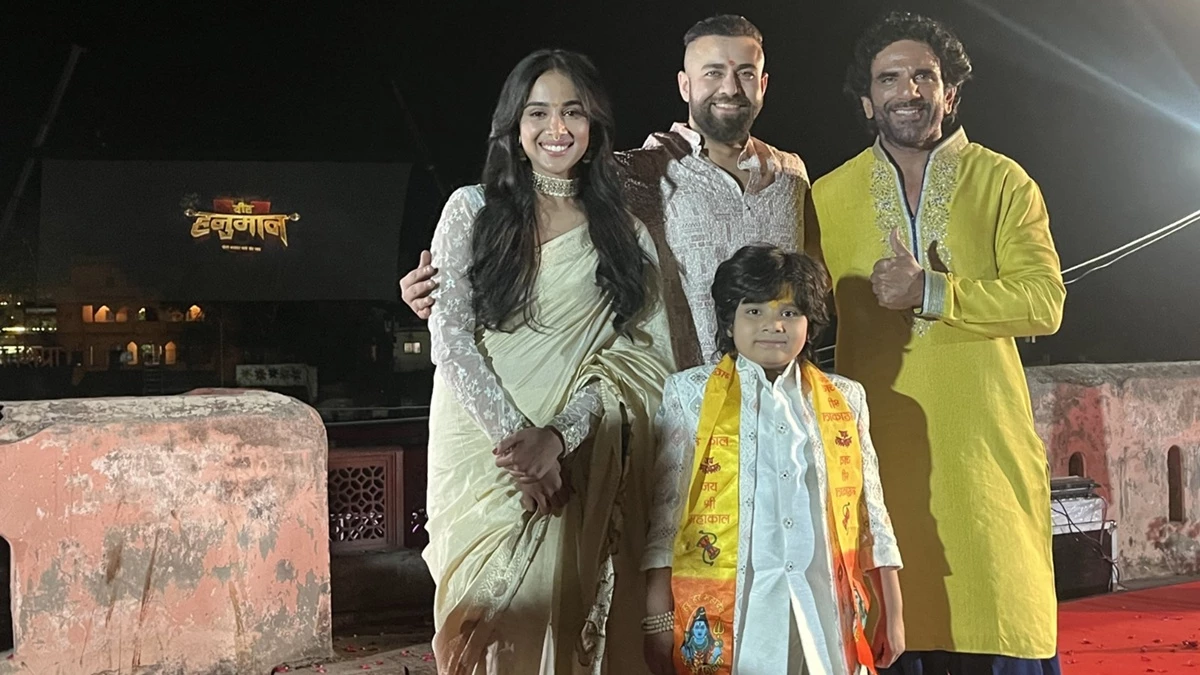 उज्जैन के आसमान में श्री राम घाट पर अद्भुत 3डी होलोग्राफिक स्काई प्रोजेक्शन के साथ जीवंत हुआ ‘वीर हनुमान’