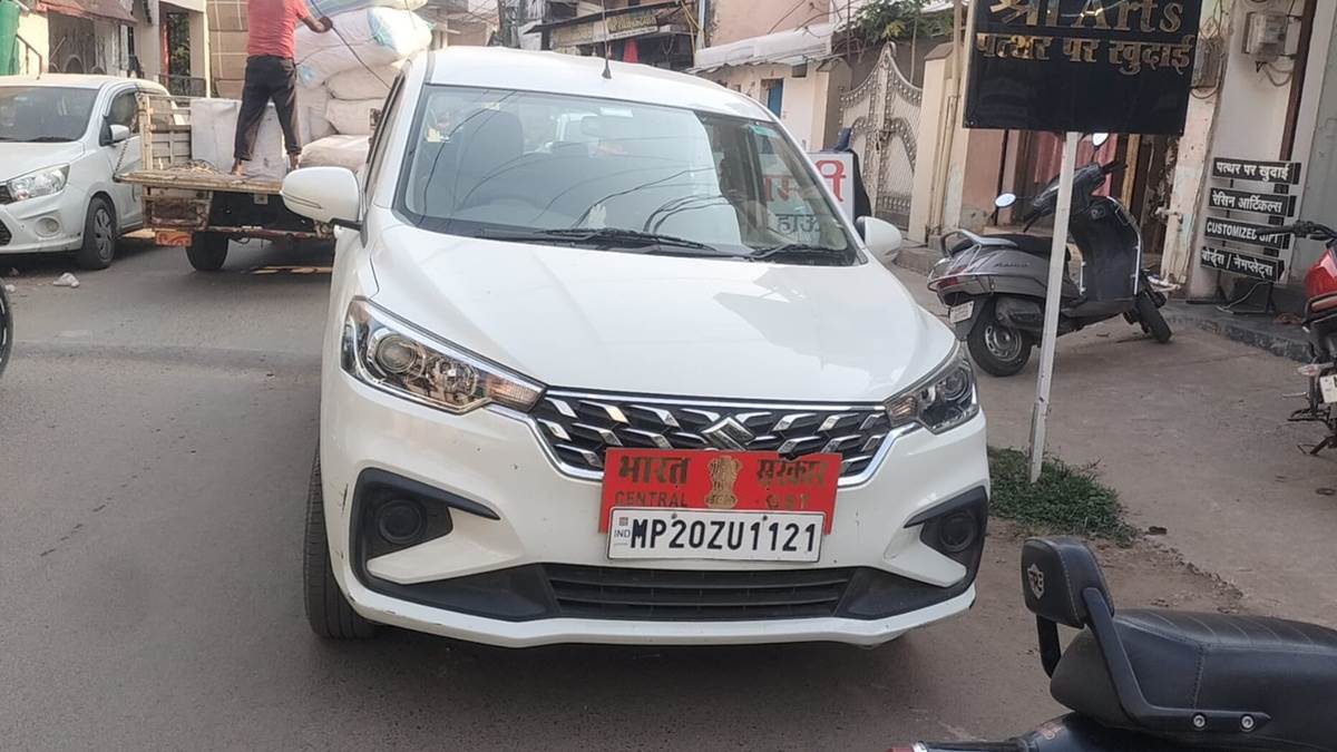 सेंट्रल जीएसटी की टीम ने बालाघाट के करणी ज्वलेर्स पर मारा छापा