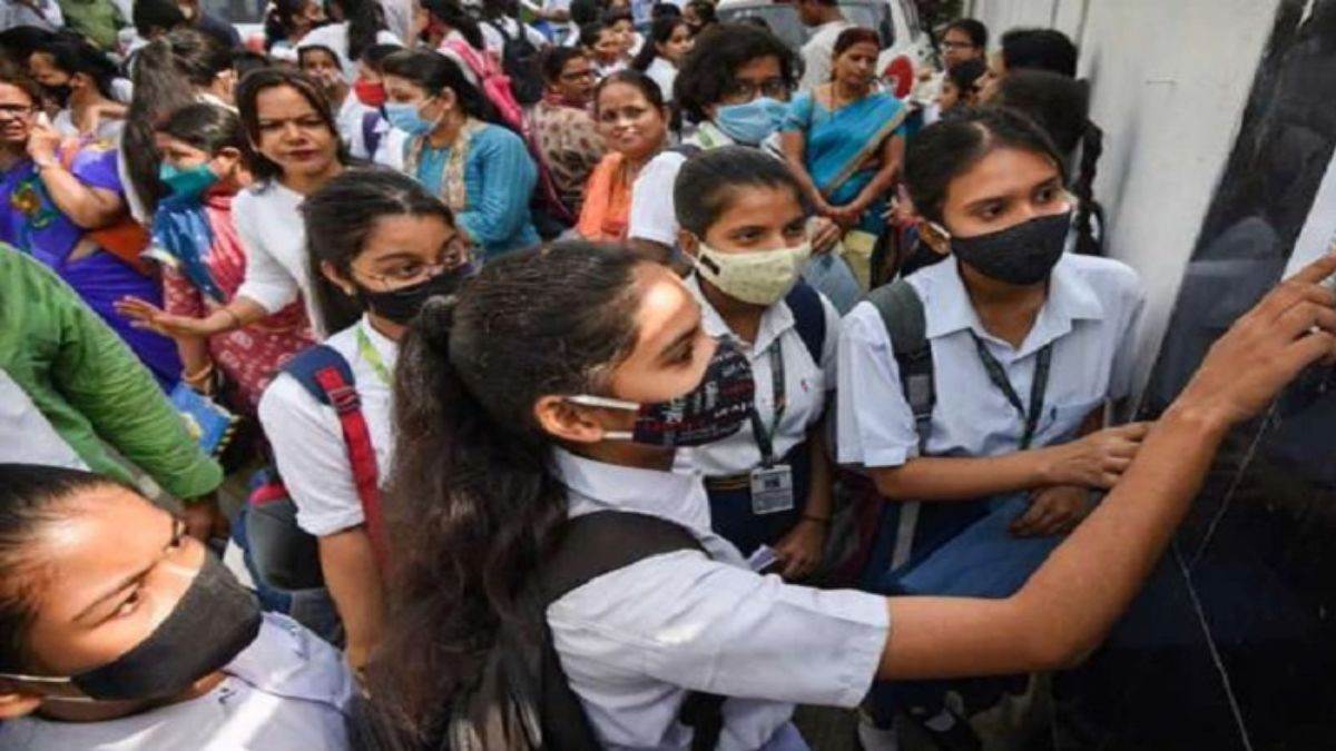 10वीं और 12वीं बोर्ड के नतीजों ने खोली भोपाल की पोल, एक स्कूल में 30 में से 28 छात्र फेल, 12 प्रिंसिपल को नोटिस