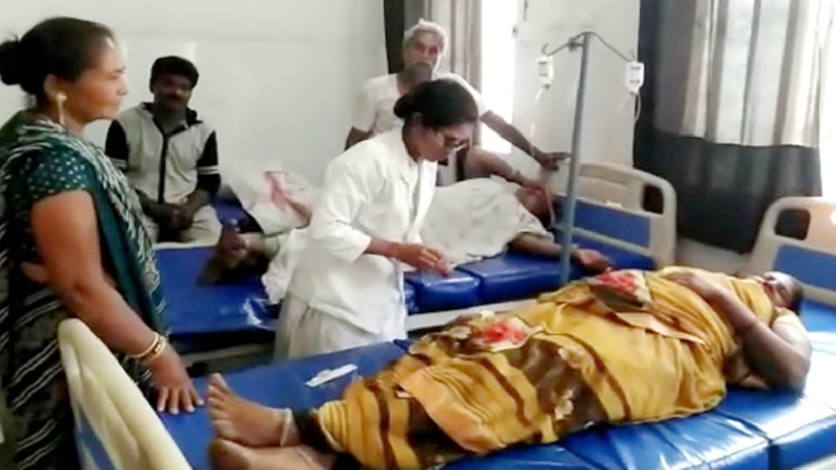 Dhar News :  ओंकारेश्वर से दर्शन कर गुजरात लौट रहे 5 यात्रियों की तबीयत बिगड़ी