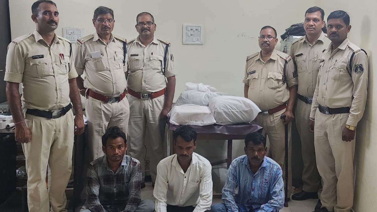 Bilaspur Crime News: यूपी और एमपी से आकर गांजा बेचने ग्राहक तलाश रहे तीन गिरफ्तार