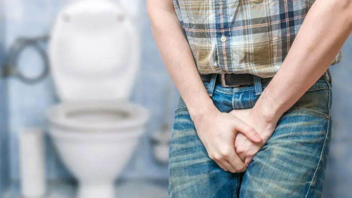 Urine Leakage: पेल्विक फ्लोर मसल्स कमजोर होने पर अचानक आ जाती है यूरिन, जानें क्या है इलाज