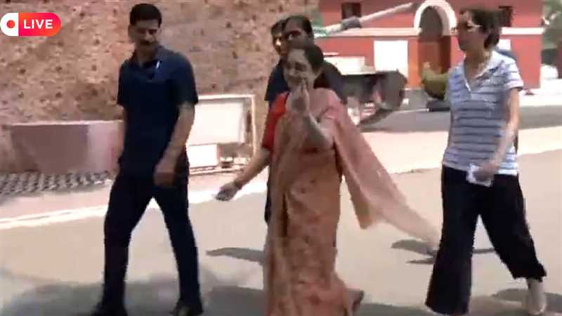 LIVE Lok Sabha Phase 6 Voting 2024: पूर्व भाजपा प्रवक्ता नूपुर शर्मा ने दिल्ली में किया मतदान, देखिए वीडियो