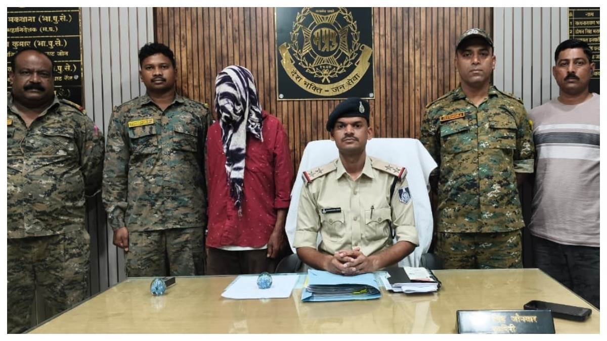 बालाघाट में शराब पीने के लिए पैसे नहीं दिए तो गला दबाया, सिर पर वारकर मार डाला, पति गिरफ्तार