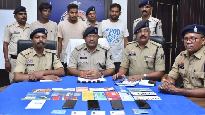 म्यूल अकाउंट उपलब्ध कराने वाले गिरोह का राजफाश, भिलाई में तीन गिरफ्तार, 200 से अधिक खाते खुलवाए