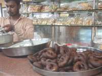 Sweets in Jabalpur : जबलपुर में 133 वर्ष से कायम बड़कुल की शुद्ध घी से बने खोवे की जलेबी की मिठास