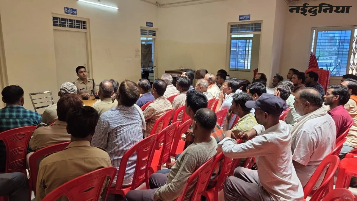 Shivpuri News: ऑटो चालकों को पुलिस की चेतावनी, 5 से अधिक बच्चे बिठाए तो होगी कार्रवाई