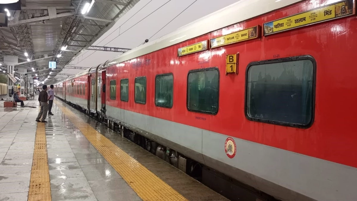 Indian Railway: ट्रेनों में 25 प्रतिशत से ज्यादा वेटिंग टिकट नहीं, अचानक यात्रा करने वालों को परेशानी