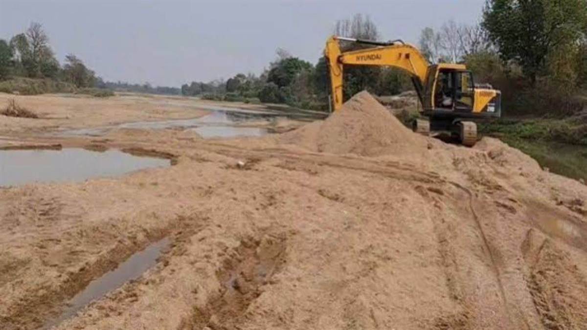 आलीराजपुर में अवैध रेत खनन करने वाले पांच लोगों पर 2.71 करोड़ रुपये का लगाया भारी जुर्माना