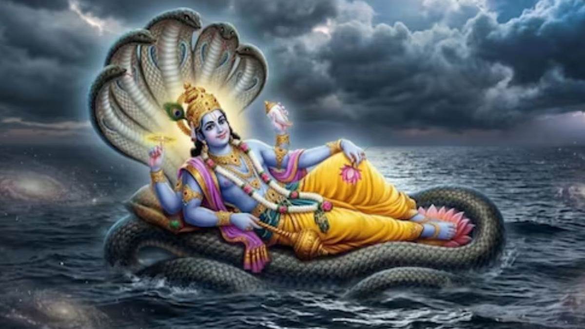 देवशयनी एकादशी आज: आज योग निद्रा में लीन होंगे भगवान विष्णु, चातुर्मास के साथ थम जाएंगे मांगलिक कार्य