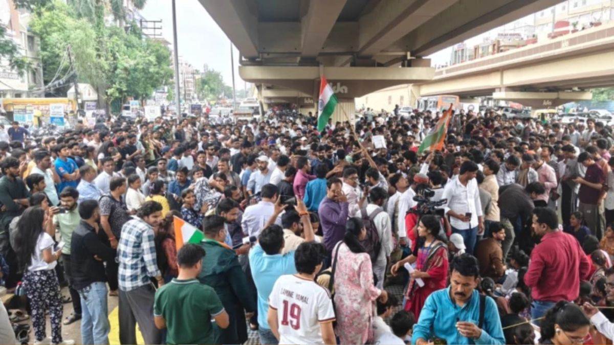इंदौर में नीट अभ्यर्थियों का बड़ा आंदोलन समाप्त, शिक्षा मंत्री के इस्तीफे की खबर मिलते 25 दिन से जुटा जमावड़ा हटा