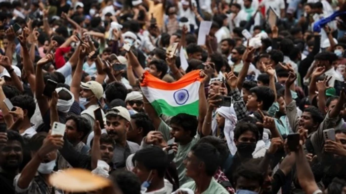 जब छात्र सड़कों पर उतरते हैं, तब लोकतंत्र को खुद से सवाल पूछने पड़ते हैं
