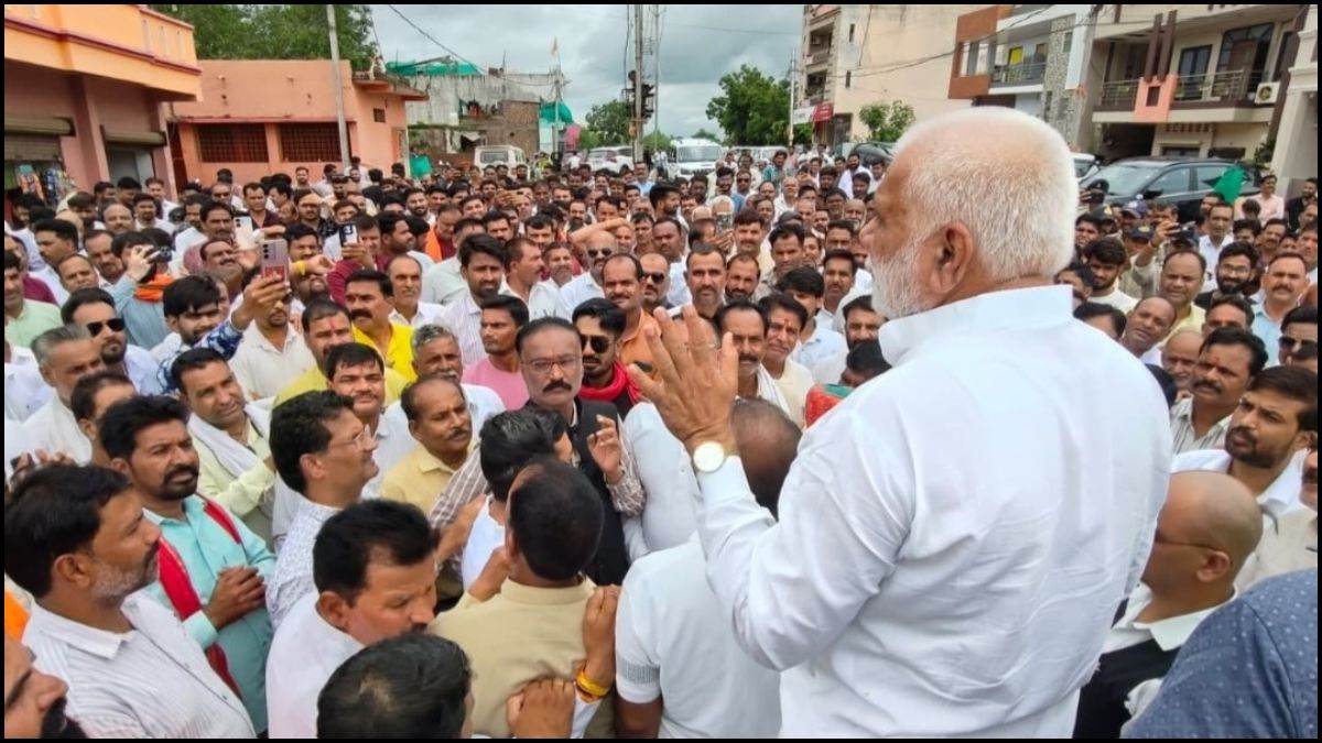 राजगढ़ में थप्पड़ कांड के बाद सुलह, एक ही मेज पर बैठे विधायक और जिला पंचायत अध्यक्ष, गले मिलकर खत्म किया विवाद