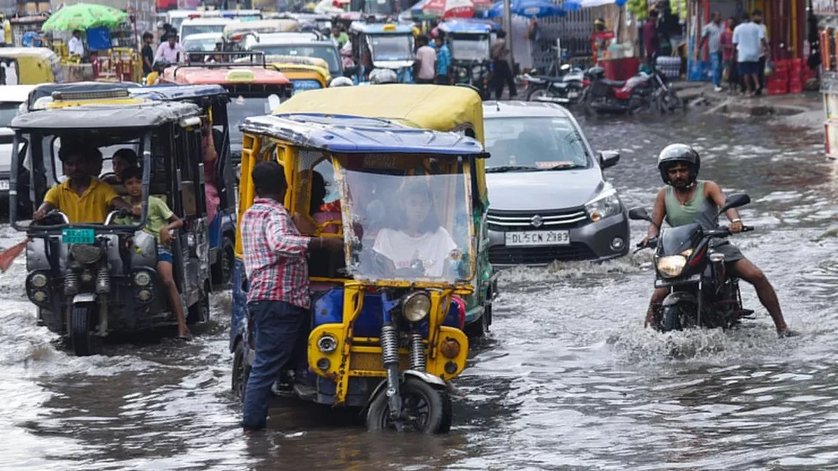 Weather Update: देश में तबाही मचाती बारिश, हिमाचल-उत्तराखंड में भूस्खलन; MP-राजस्थान में बाढ़ से बिगड़े हालात