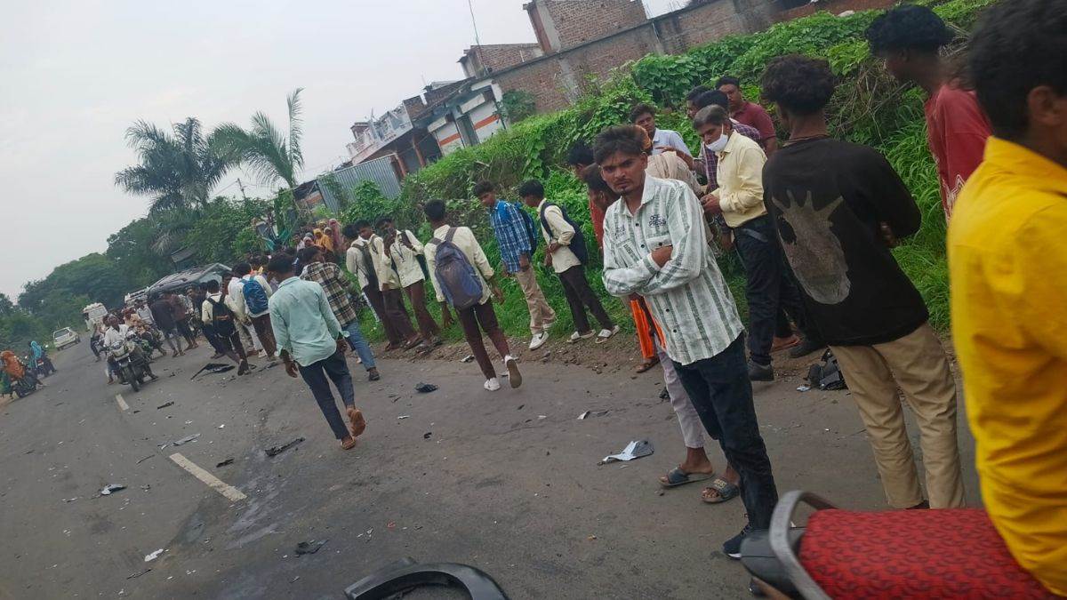 झाबुआ में स्कॉर्पियो और बाइक की टक्कर में युवक की मौत, दो गंभीर घायल
