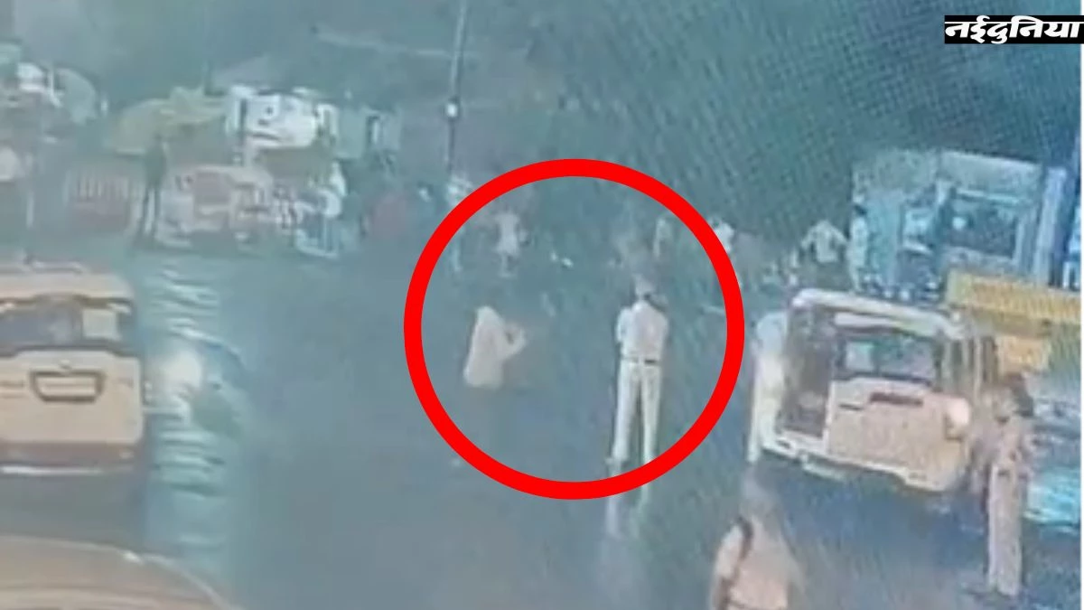 डोंगरगढ़ नवरात्र मेले में तैनात पुलिसकर्मी पर डंडे से हमला, Video Viral