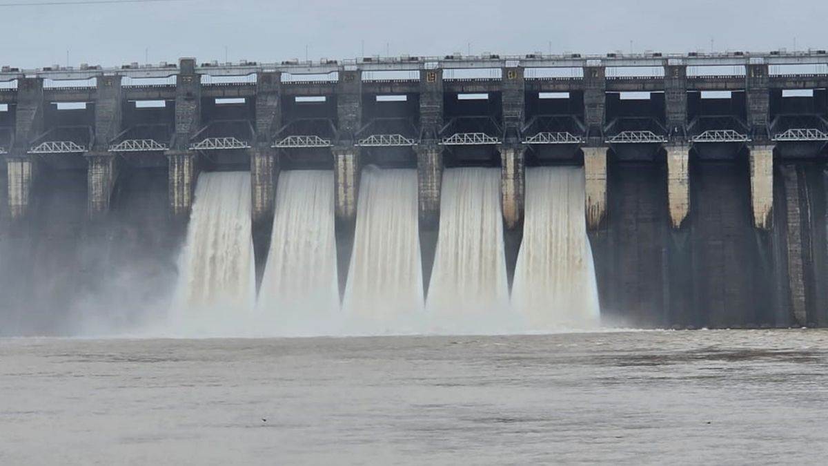 जबलपुर के बरगी बांध का बढ़ा जलस्तर, सीजन में तीसरी बार खुले पांच गेट, घाट के किनारे सतर्क रहें