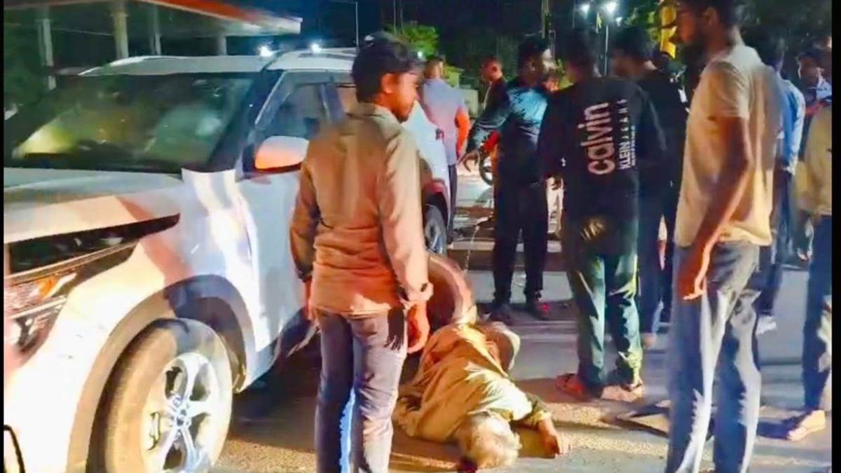 मुरैना में बेखौफ अपराधी...थाने से निकलते ही चाचा-भतीजों को कार से उड़ाया, फिर सरिया व बेसबॉल बैट से पीट-पीटकर किया अधमरा