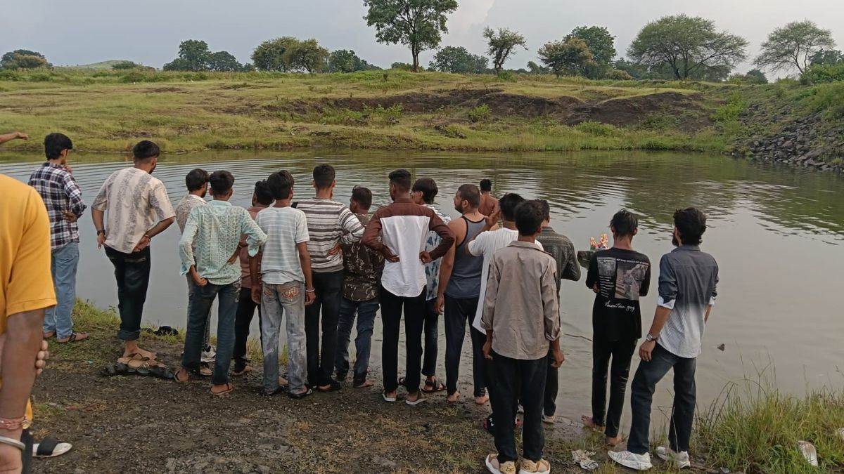 धार में गणेश प्रतिमा विसर्जन के बाद डैम में नहाने उतरे तीन दोस्तों की डूबने...
