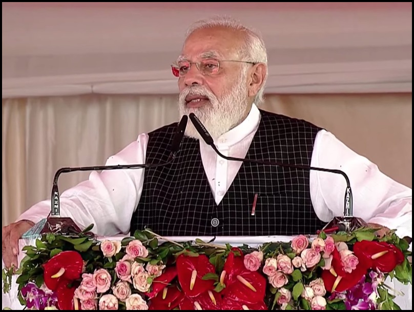 PM Modi UP Visit Inauguration of 9 new medical hospitals in Purvanchal PM  Modi praised CM Yogi