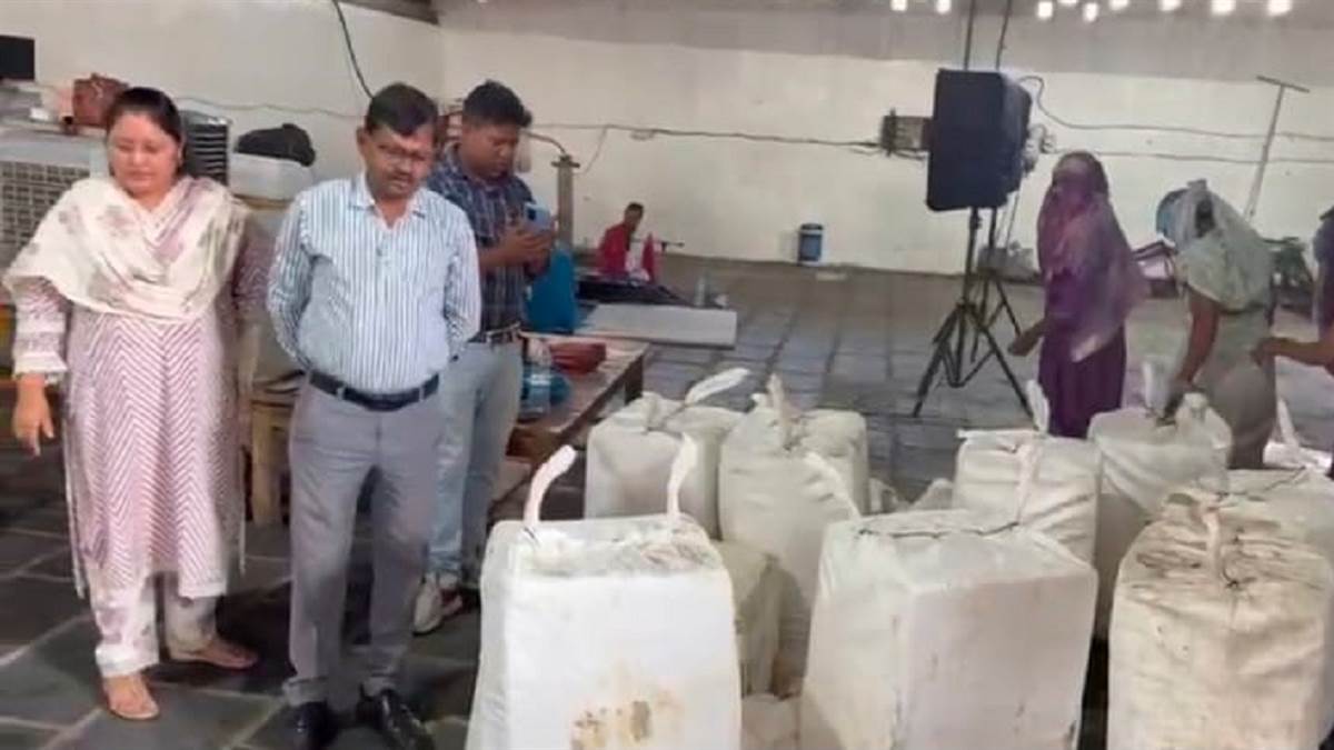 त्योहारी सीजन में खाद्य सुरक्षा विभाग की रायपुर में बड़ी कार्रवाई, 750 किलो नकली पनीर किया नष्ट