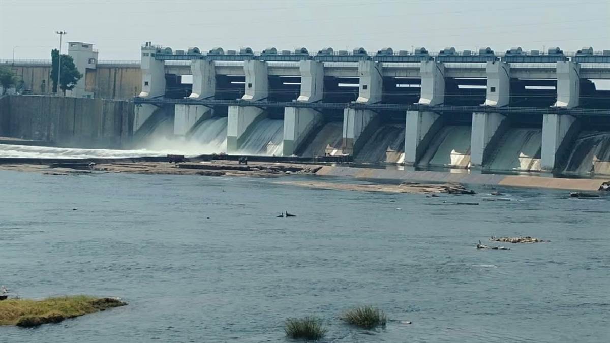 धमतरी के गंगरेल बांध में घटा जलभराव, 21 टीएमसी पानी ही बचा, किसानों की बढ़ी चिंता