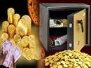 Vastu Tips: तिजोरी में रखें पैसों के साथ ये चीजें, पल भर में बदलेगा भाग्य