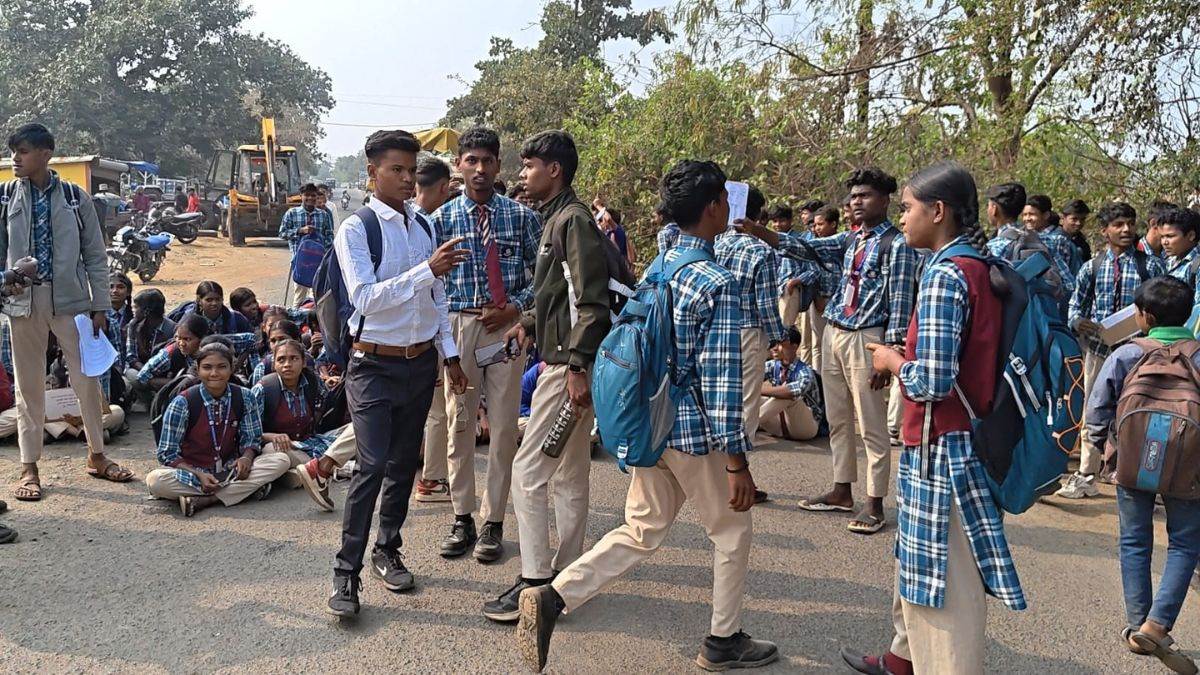 AI से बनाई प्राचार्य की आपत्तिजनक तस्वीर, बाद में सोशल मीडिया पर वायरल कर दी, चार छात्र निलंबित