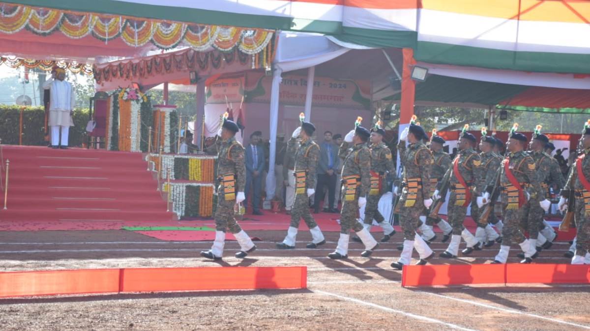 Republic Day 2024: भोपाल में राज्यपाल मंगुभाई पटेल ने फहराया तिरंगा, परेड ने दी सलामी