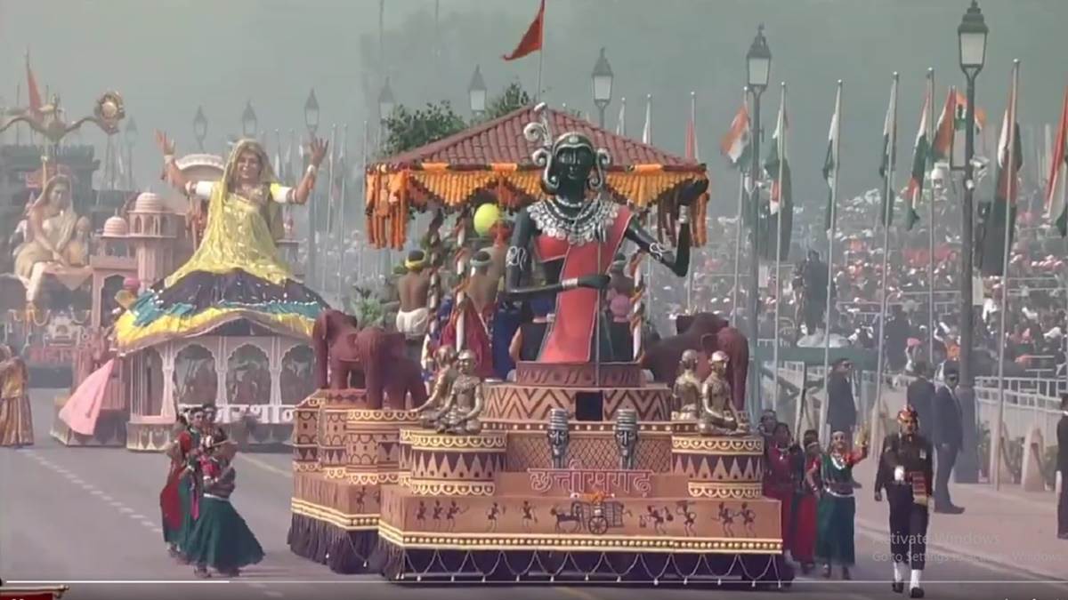 75th Republic Day: दिल्‍ली में कर्तव्य पथ पर छत्‍तीसगढ़ की झांकी की झलक,  600 साल पुरानी परंपरा मुरिया दरबार बनी आकर्षण का केंद्र - Chhattisgarh  Tableau on Muriya Darbar ...