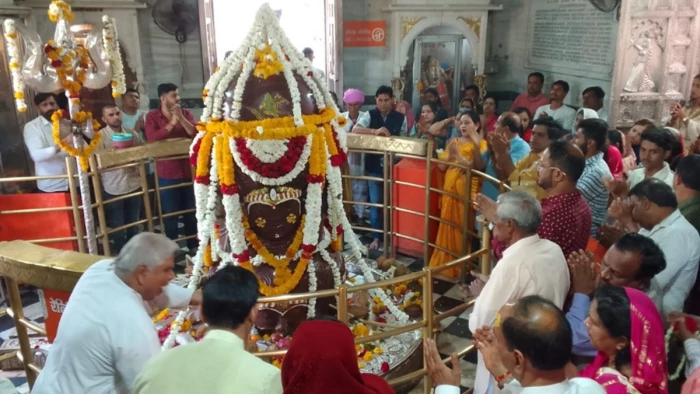 मंदसौर में हैं अष्टमुखी पशुपतिनाथ महादेव, एक ही समय में आठ अलग रूपों में होते हैं दर्शन