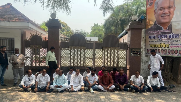 Bhupesh Baghel CBI Raid: भूपेश बघेल के घर छापा... कांग्रेस ने कहा- एक बार फिर सीबीआई को काम पर लगाया है