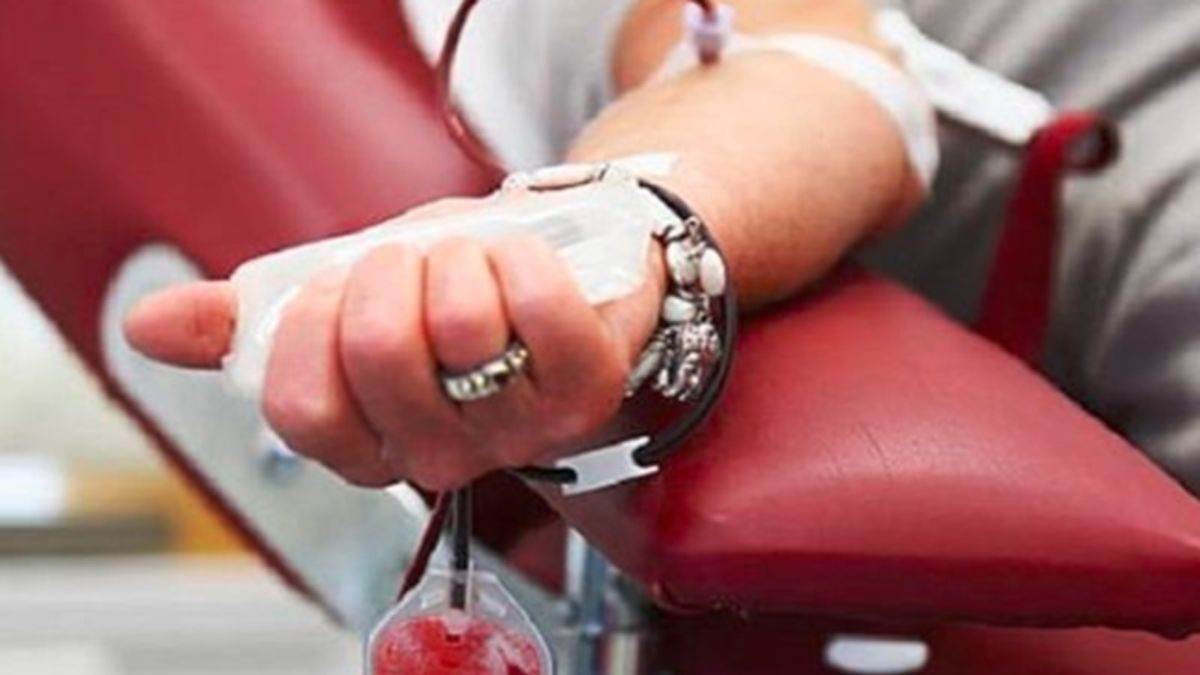 क्या रक्तदान करने से सच में कम हो जाता है हार्ट अटैक का खतरा, जानें क्या कहते हैं डॉक्टर