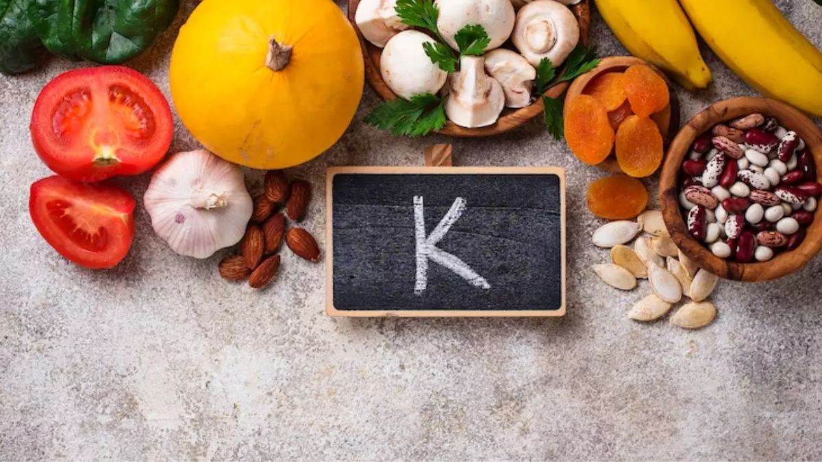Vitamin K Deficiency: इस विटामिन की कमी से ज्यादा होती है ज्यादा ब्लीडिंग, हड्डियां भी हो जाती है खोखली
