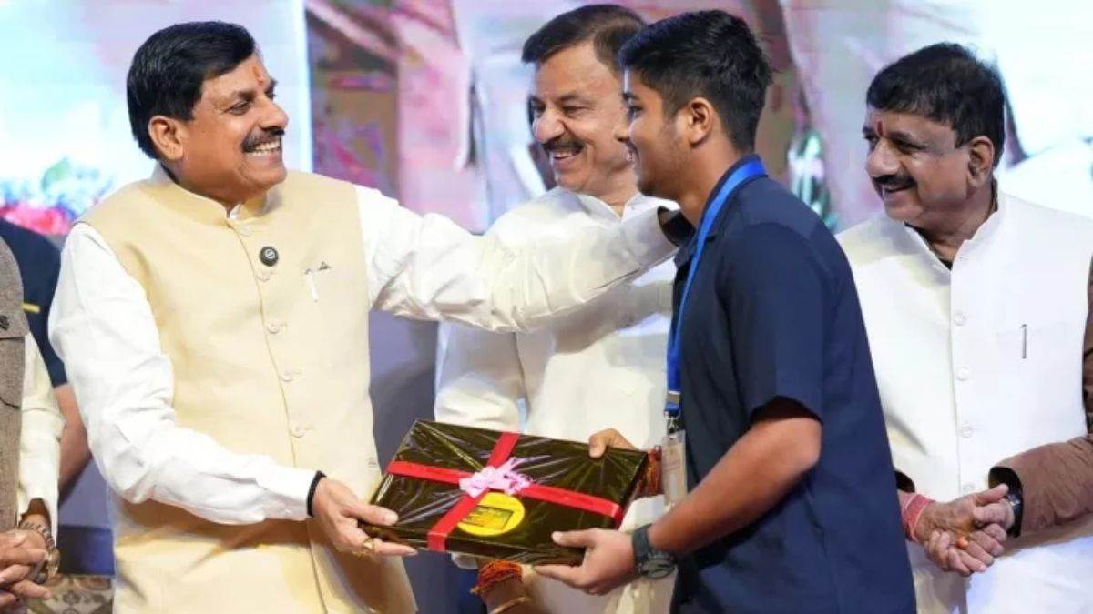 MP में 1.21 लाख छात्रों को मिलेंगे लैपटॉप के पैसे, 75% से ज्यादा अंक वालों की होगी चांदी