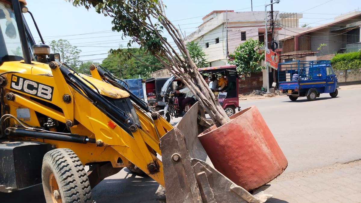 बिलासपुर नगर निगम ने 25 गुमटी व फास्ट फ्रूट के ठेले पर की कार्रवाई